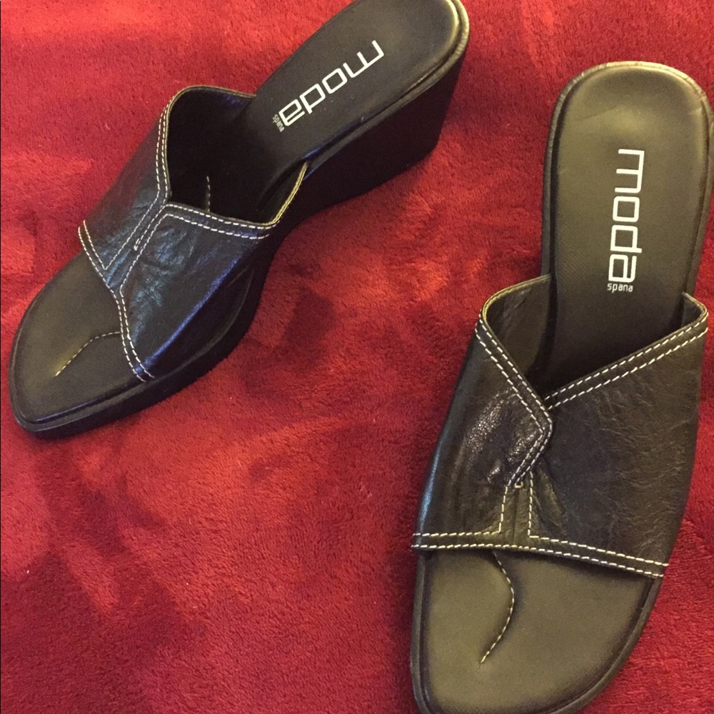 Wedge slip on